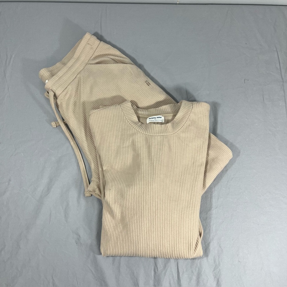 Tommy John size small , loungewear. Soft and cozy. Capri. Brushed ribbed fabric.